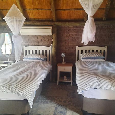 Terra Rouge Guestfarm & Sonstraal Farmhouse Koës Extérieur photo