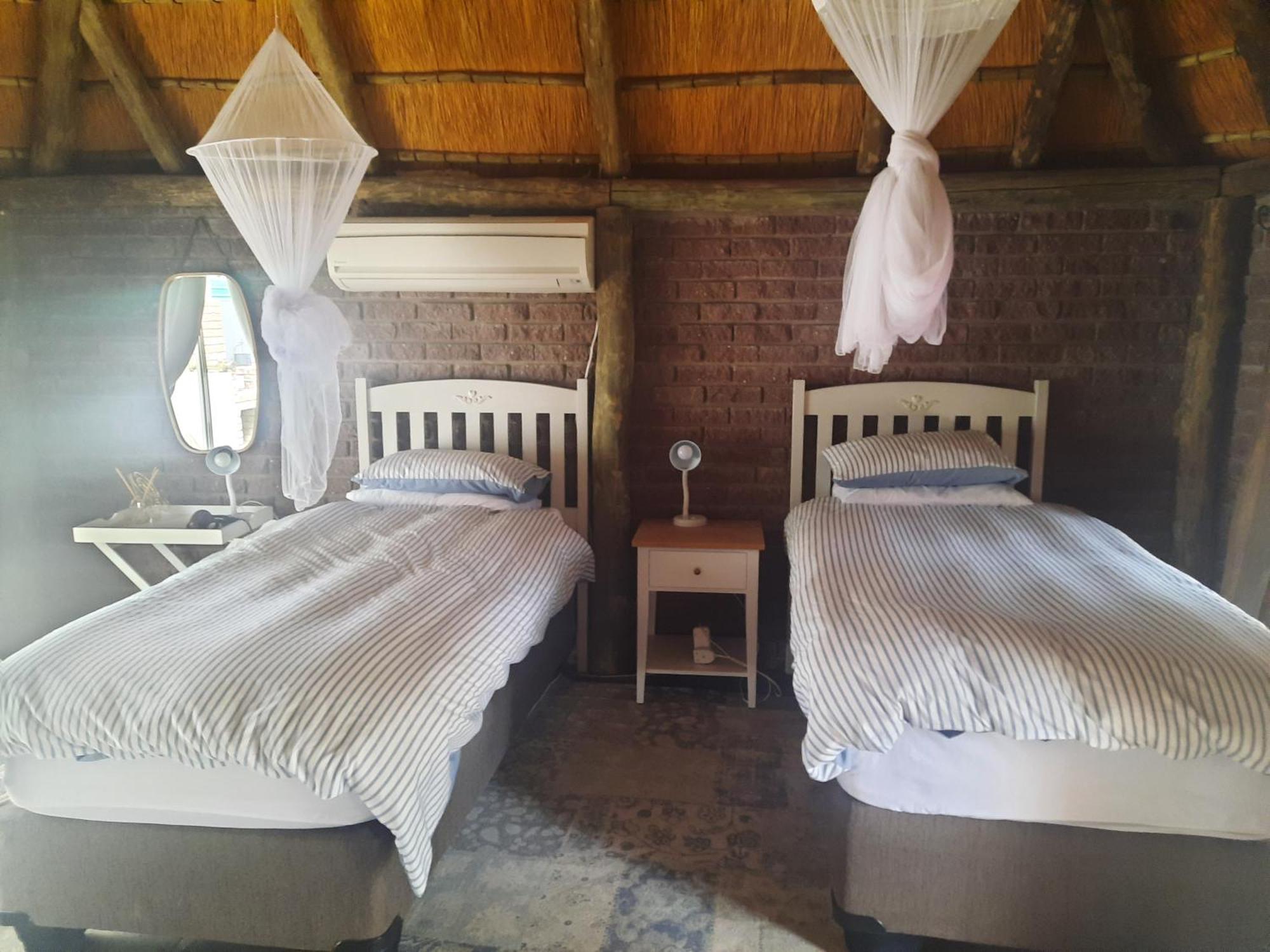 Terra Rouge Guestfarm & Sonstraal Farmhouse Koës Extérieur photo