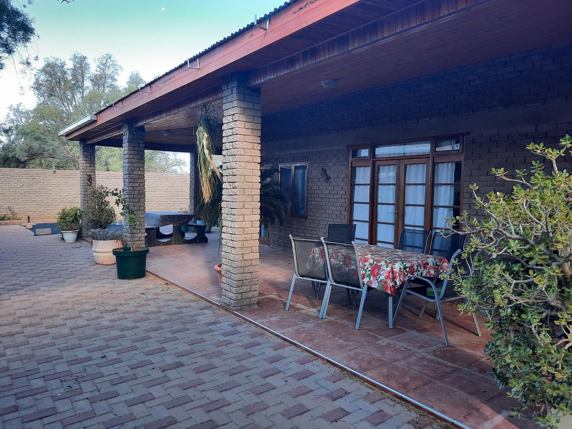 Terra Rouge Guestfarm & Sonstraal Farmhouse Koës Extérieur photo